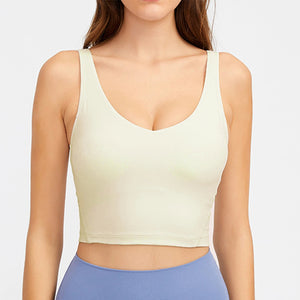 Bazic Top in Light Beige – scoop-neck sleeveless top with minimal seams and a smooth, close fit – Hype Harmony