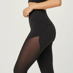 Everywhere Leggings in Black – high-rise leggings with a firm waistband and wave-like mesh detailing – Hype Harmony