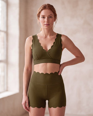 Velair Top in Olive – V-neck top with an open back in smooth, lightweight fabric – Hype Harmony