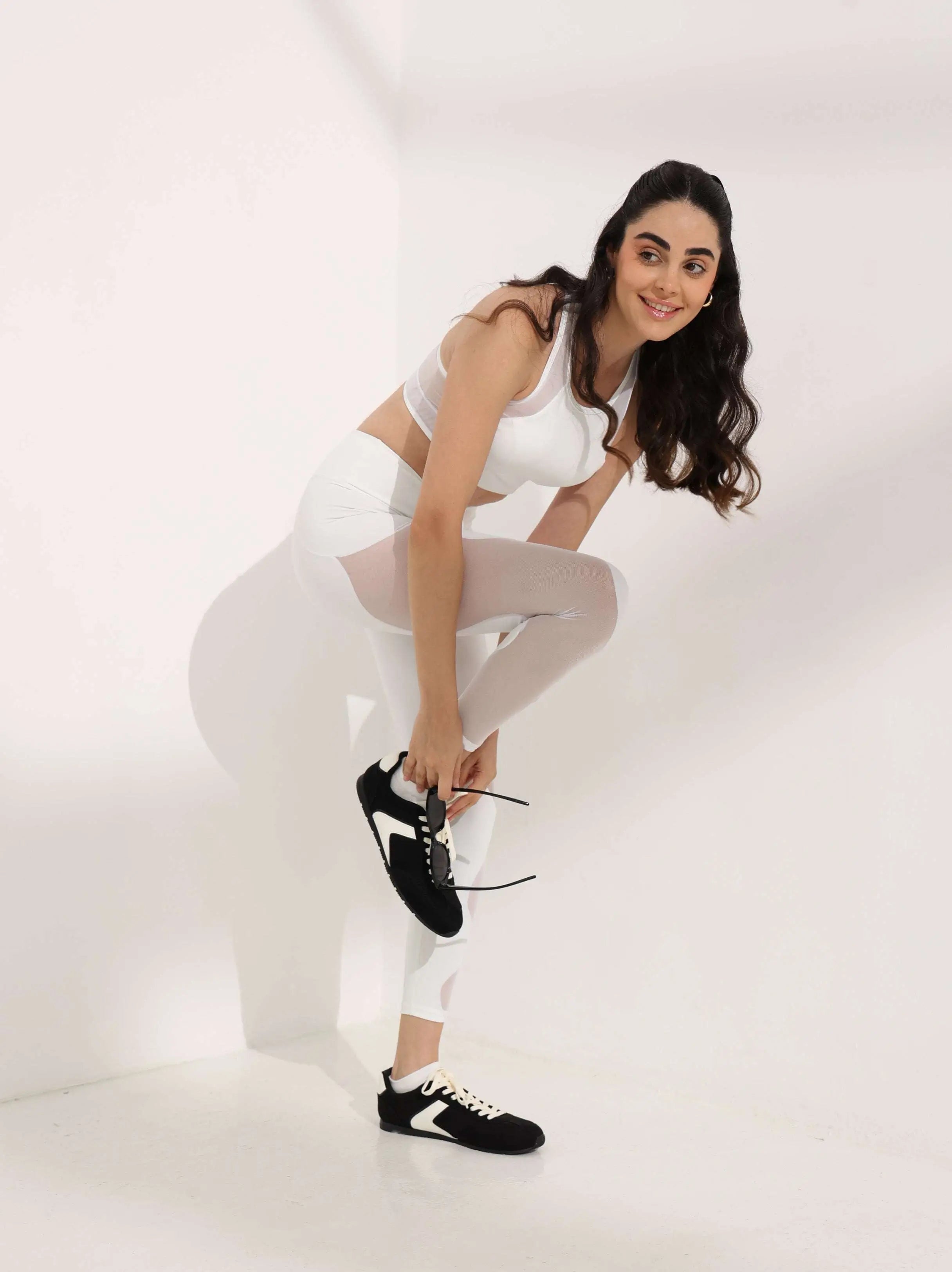 Everywhere Leggings – high-rise leggings with a firm waistband and wave-like mesh detailing – Hype Harmony (photo 5 of 10)