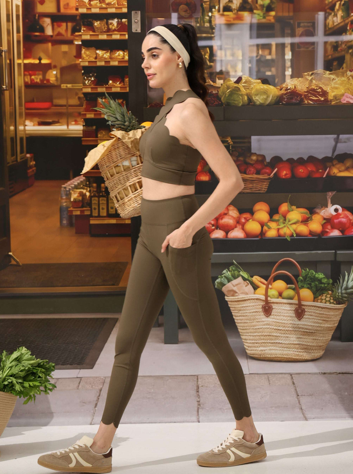 On The Go Legging – full high-rise leggings with a sculpting fit and adjusted hip-to-waist ratio – Hype Harmony (photo 5 of 15)
