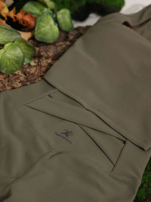 Slip Out Short – shorts with a clean front and a back cut-out – Hype Harmony (photo 13 of 22)