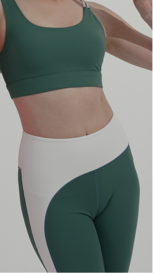 Duo Leggings – high-rise leggings with a contrast back panel for definition – Hype Harmony (photo 3 of 14)